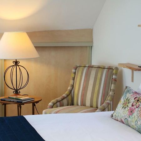 Bed and Breakfast Au Coeur De Nuits Экстерьер фото